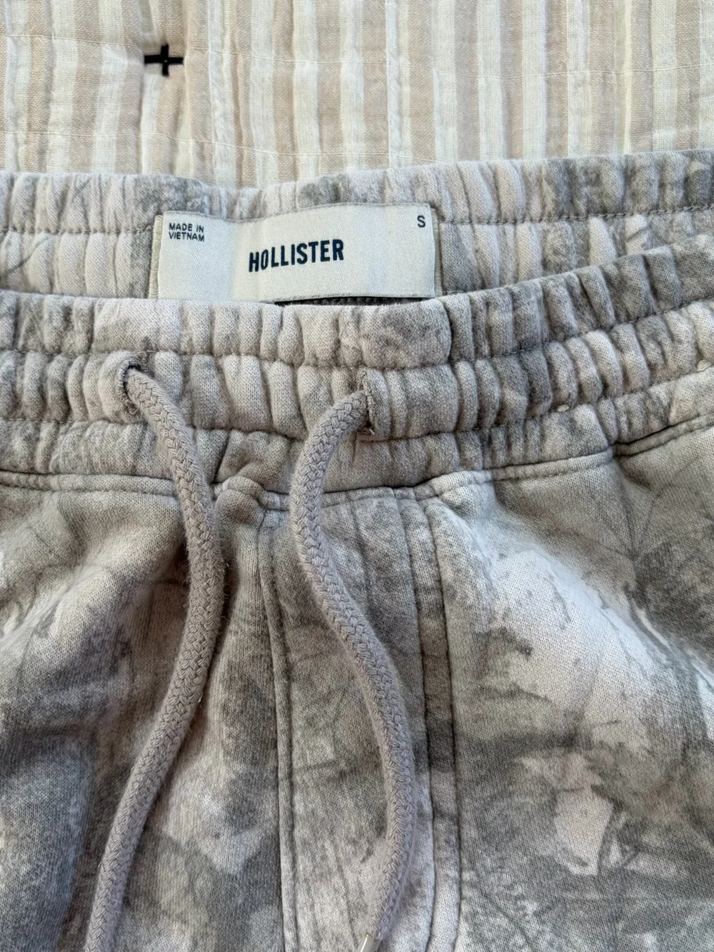 Hollister Baggy wide-leg camo sweatpants, men's Small